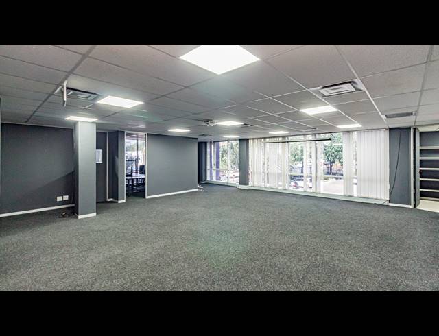 242M² OFFICE TO LET IN FERNDALE